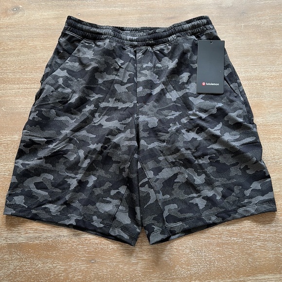 Lululemon Pace Breaker 9” *Lined VMCB - Picture 7 of 10